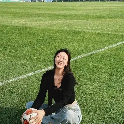 黄语英